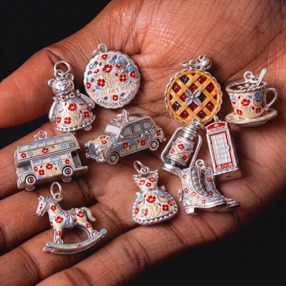 قلادات كرتونية أنيقة من الفولا - مراجعة Jewelry Making London وسعره